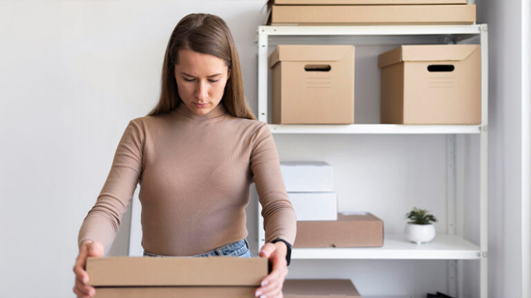 Lire la suite à propos de l’article Comment optimiser l’espace dans un box de stockage ?